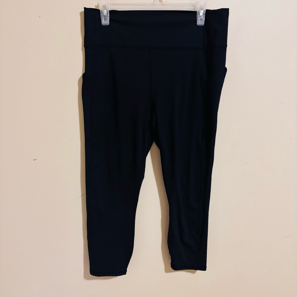 Fabletics PureLuxe Black Capri Leggings
